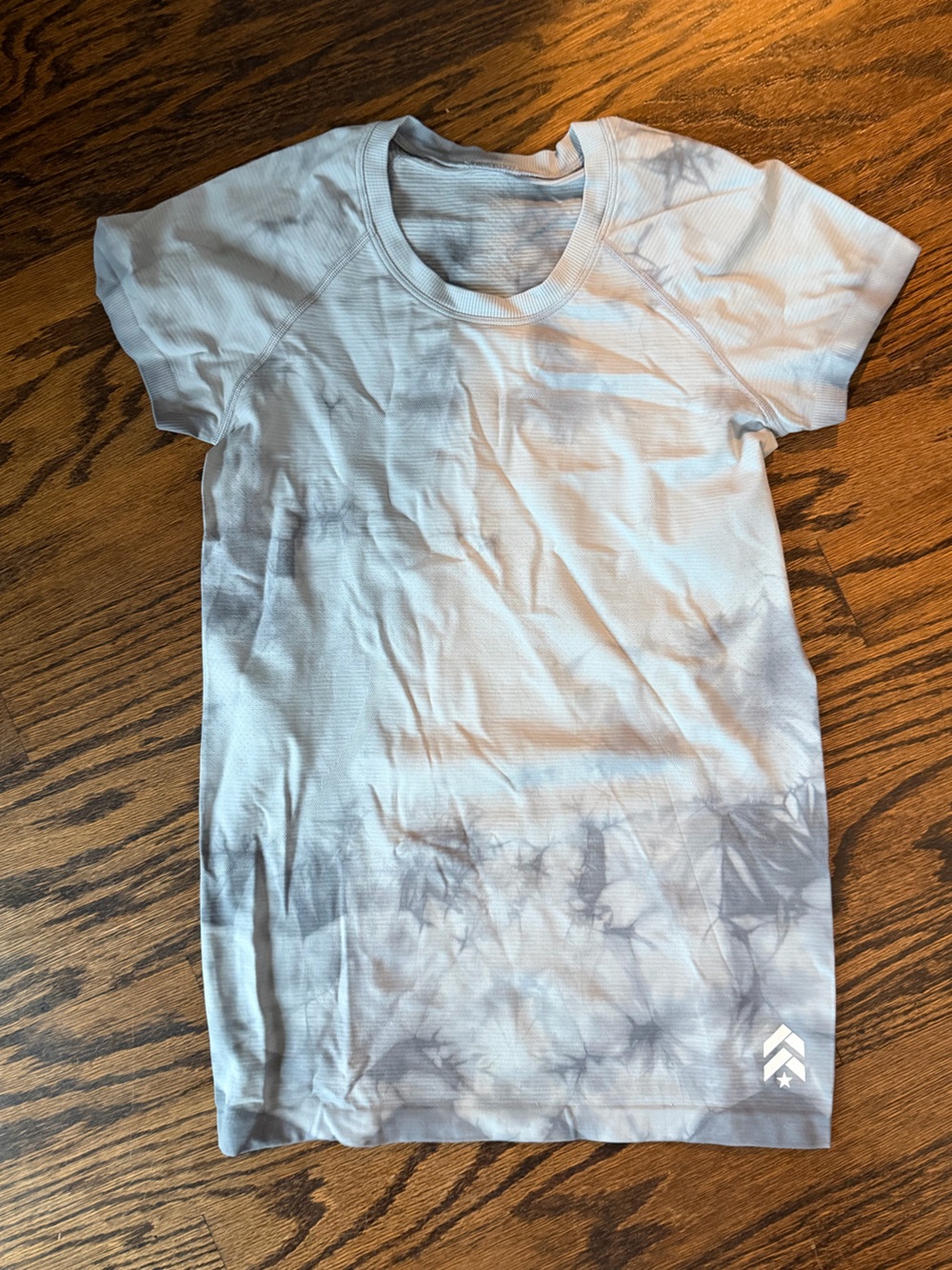 lululemon athletica Women's Short Sleeve Tee in Light Gray Tie-Dye